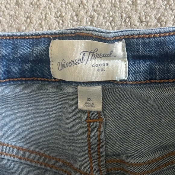 Universal Thread Women's Blue Jeans - Picture 2 of 4